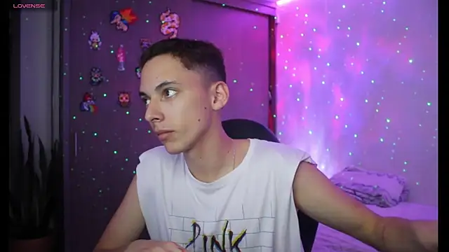 Snapshot of archi_love chatting on 02.05.25 archi love online show from 02.05.25