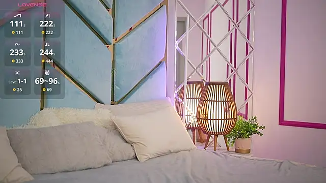 EmilyyMoon online show from 07.22.26