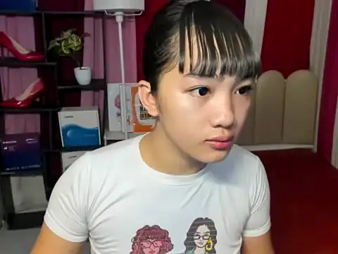 Snapshot of Urasianalodia chatting on 05.27.26 Urasianalodia online show from 05.27.26