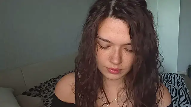 Snapshot of Vicki_queen chatting on 06.27.26 Vicki queen online show from 06.27.26