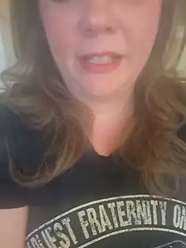Snapshot of Bigtittymilkmommy chatting on 05.20.26 Bigtittymilkmommy online show from 05.20.26