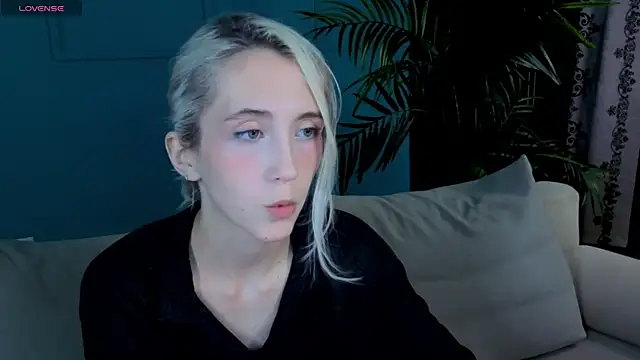 Elen  Moore online show from 07.20.26