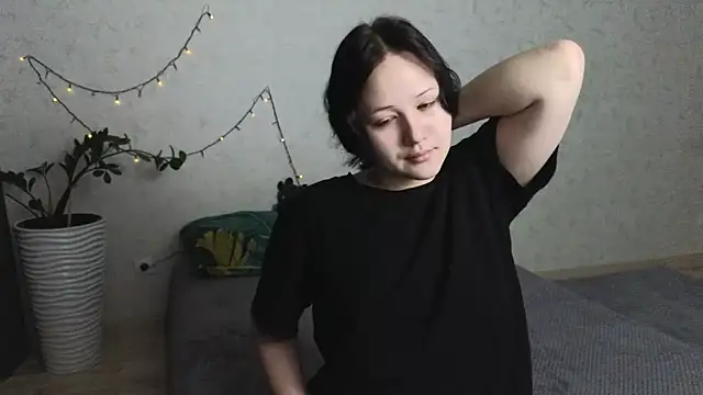 Snapshot of Tori_cute chatting on 05.25.26 Tori cute online show from 05.25.26