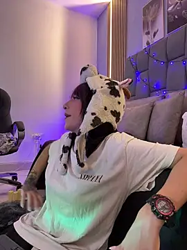 Mika love milo online show from 06.07.26
