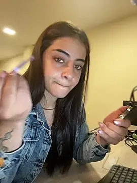 Hanna Cruz  online show from 07.21.26