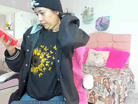 ivyyemerald  online show from 06.10.26