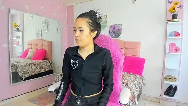 ivyyemerald  online show from 06.26.26