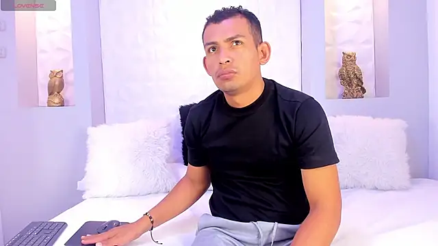 Snapshot of AntonioRuda chatting on 05.31.26 AntonioRuda online show from 05.31.26