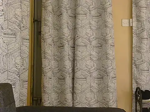Petitemissy online show from 06.05.26