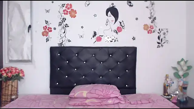 Snapshot of sashaxhot21 chatting on 12.15.25 sashaxhot21 online show from 12.15.25