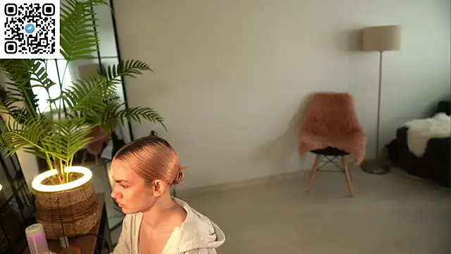 KiraAngella online show from 06.02.26