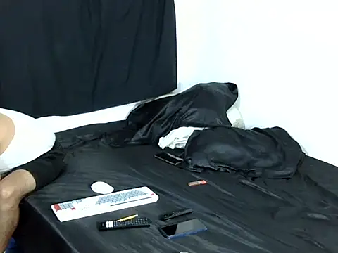 SASSY LOVERS online show from 05.23.26