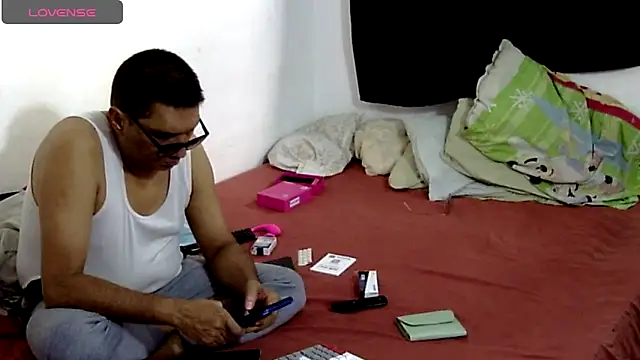 SASSY LOVERS online show from 05.26.26