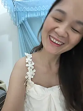 Lye lovely online show from 07.08.26