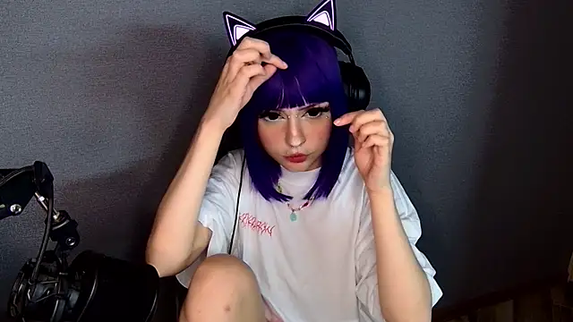 YunaLeaf online show from 06.15.26