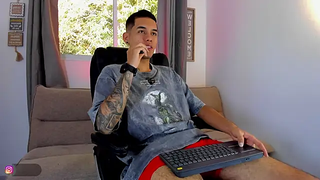 Snapshot of NickCopeer_ chatting on 07.28.26 NickCopeer online show from 07.28.26