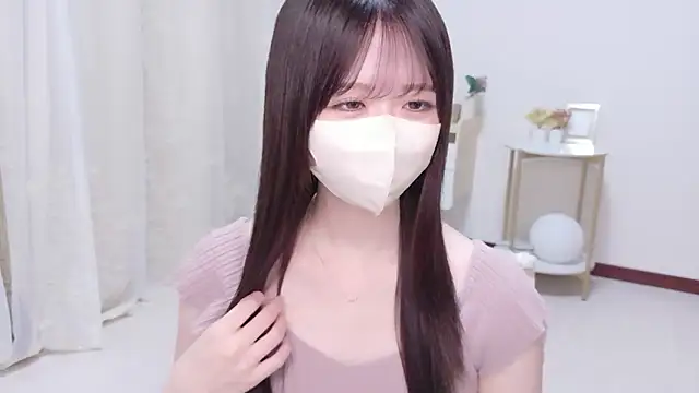 Snapshot of Yuinyaaa chatting on 07.18.26 Yuinyaaa online show from 07.18.26