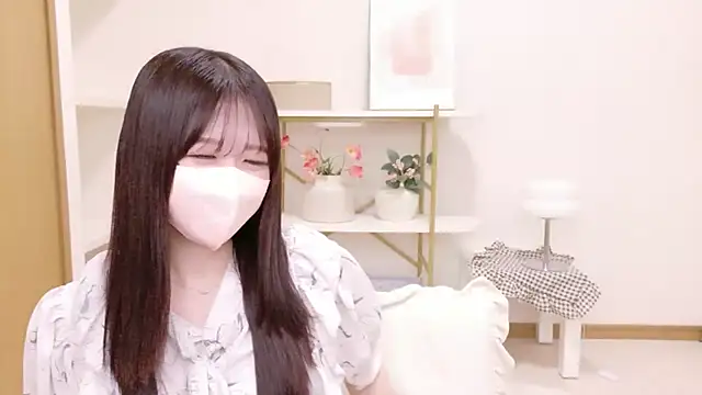 Snapshot of Yuinyaaa chatting on 07.22.26 Yuinyaaa online show from 07.22.26
