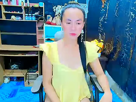 JillianWard17 online show from 06.16.26