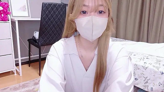 Riona H online show from 05.23.26