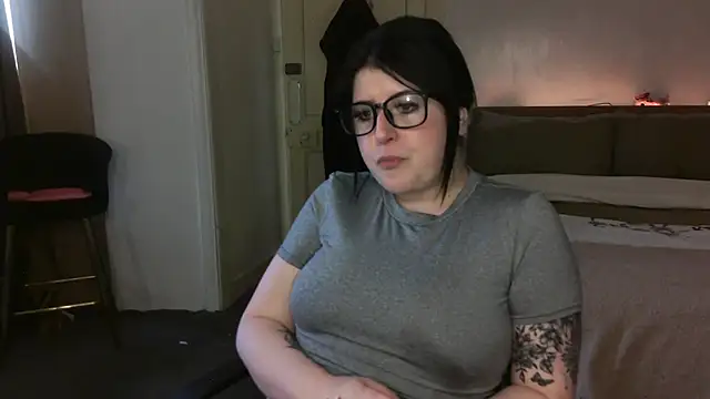 LucyLou31 online show from 07.04.26