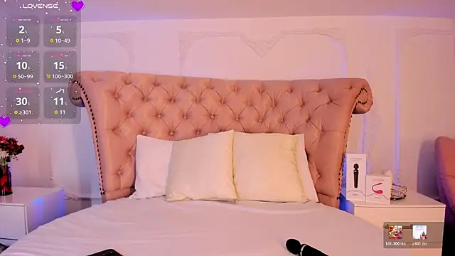 JuicyKendra  online show from 07.24.26