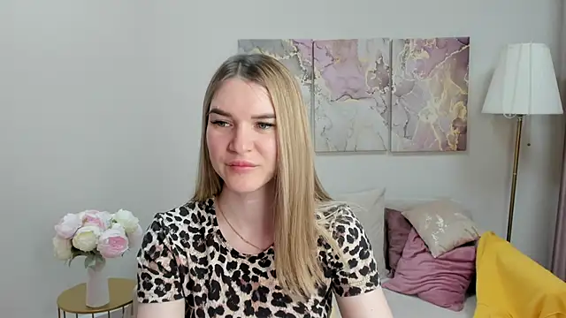 Snapshot of RoxyReignn chatting on 05.30.26 RoxyReignn online show from 05.30.26