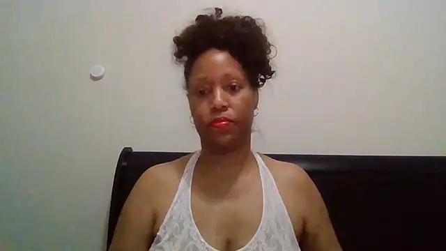 MsDeeLive online show from 05.29.26