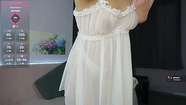 Snapshot of SoLovelyAnna chatting on 10.20.25 SoLovelyAnna online show from 10.20.25