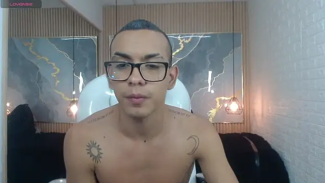 maximiliano hotdevil online show from 05.25.26