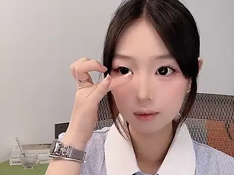 Snapshot of Yoyo33355 chatting on 05.28.26 Yoyo33355 online show from 05.28.26