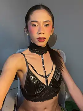 Snapshot of CassandraLovve chatting on 06.24.26 CassandraLovve online show from 06.24.26