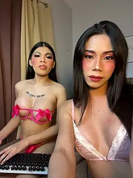 Snapshot of CassandraLovve chatting on 07.24.26 CassandraLovve online show from 07.24.26