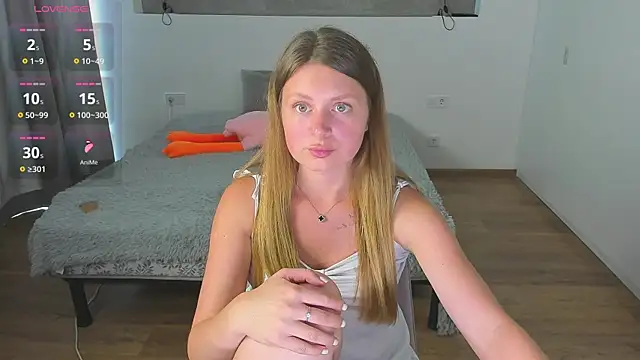 Snapshot of Kitkatvel chatting on 07.14.26 Kitkatvel online show from 07.14.26