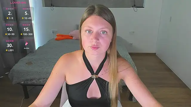Snapshot of Kitkatvel chatting on 07.18.26 Kitkatvel online show from 07.18.26