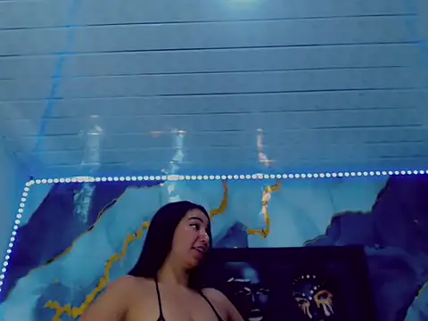 Yasmine Tapias online show from 05.29.26