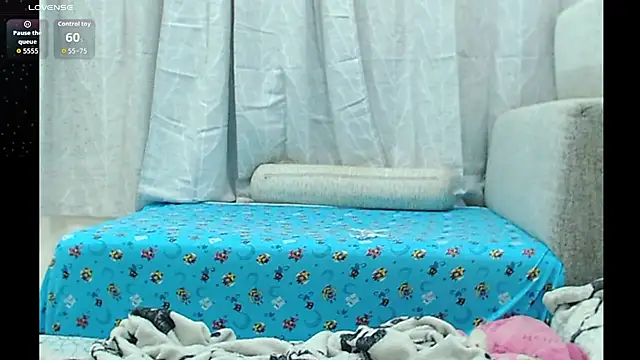PreettyMiaa online show from 07.10.26
