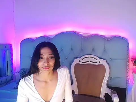 Emily Cavendish online show from 05.28.26