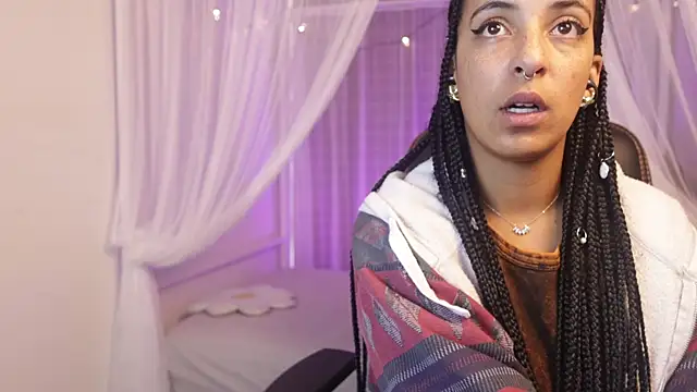 Snapshot of Millie_Volturi chatting on 06.29.26 Millie Volturi online show from 06.29.26