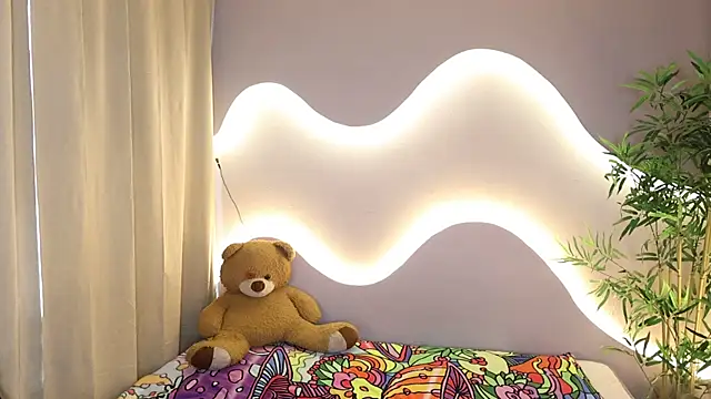Snapshot of Millie_Volturi chatting on 07.11.26 Millie Volturi online show from 07.11.26
