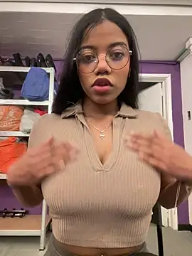 Ariana roxe  online show from 06.11.26