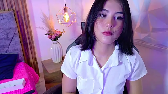 Ivy gloom online show from 07.18.26