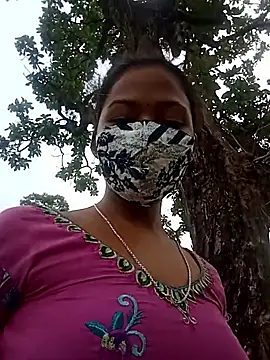 Snapshot of Madhuri-singh88 chatting on 06.17.26 Madhuri-singh88 online show from 06.17.26
