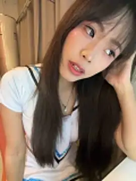 Snapshot of HHH5200 chatting on 05.28.26 HHH5200 online show from 05.28.26