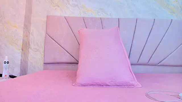 ariana florez  online show from 07.22.26