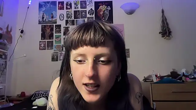 batzy666 online show from 06.10.26