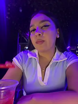 Snapshot of HaileyBieber_ chatting on 06.12.26 HaileyBieber online show from 06.12.26