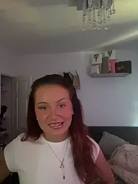 Snapshot of PoisonIvy_x chatting on 06.05.26 PoisonIvy x online show from 06.05.26