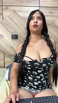 Lara petit online show from 06.08.26