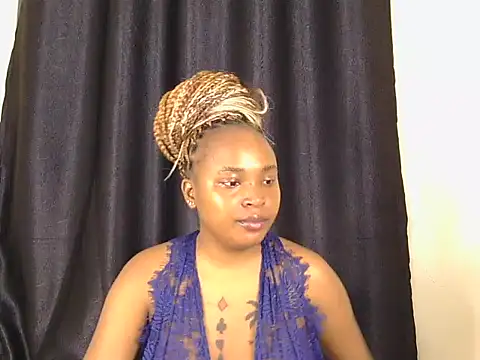Snapshot of milkhanriieter chatting on 07.17.26 milkhanriieter online show from 07.17.26